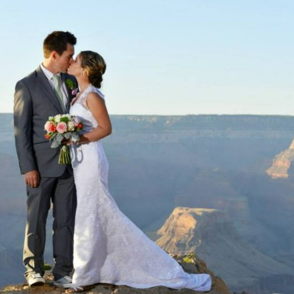 Meet your Posher, Laura - Picture 2 of 2